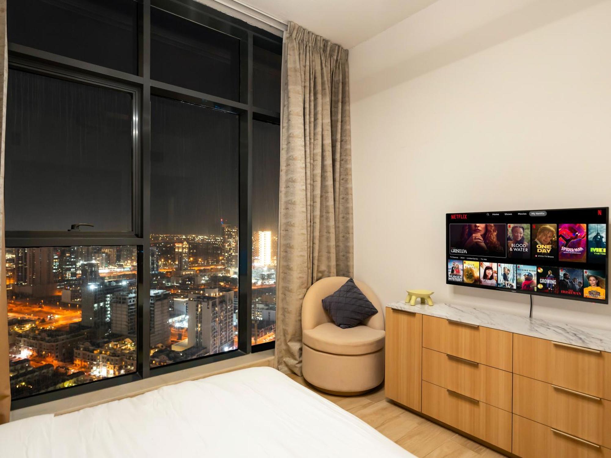 1 Bedroom Five Jvc View *